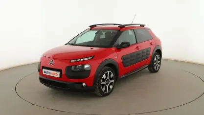 Usado Citroën C4 Feel 100 CV (73 kW) 2015 Rojo SUV