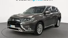 Gris oscuro Usado 2021 Mitsubishi Outlander P-HEV SUV | 23.091 € (Precio justo)