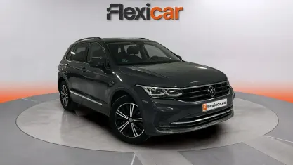 Usado VW Tiguan Life 122 CV (89 kW) 2022 Gris SUV