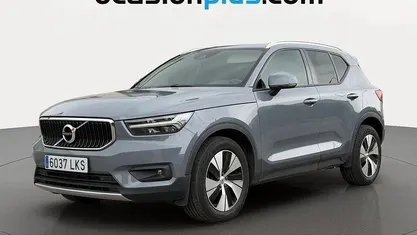 Usado Volvo XC40 Momentum 163 CV (119 kW) 2020 Gris SUV