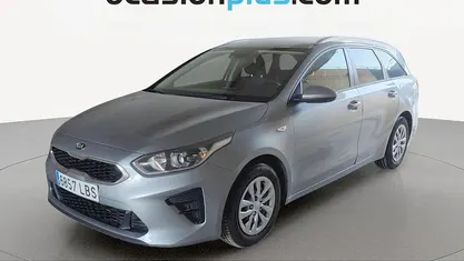Usado Kia Ceed 120 CV (88 kW) 2019 Gris plata Utilitario