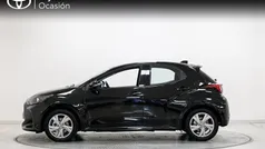 Negro Usado 2024 Toyota Yaris Hybrid Active | 23.900 € (Precio justo)
