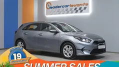 Gris Usado 2024 Kia Ceed Berlina | 17.300 € (Buen precio)