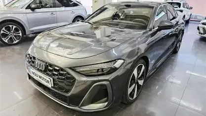 Usado Audi A5 S-Line 204 CV (150 kW) 2024 Gris / plata Berlina