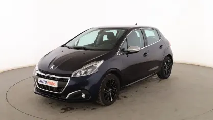 Usado Peugeot 208 Allure 100 CV (73 kW) 2015 Azul Utilitario