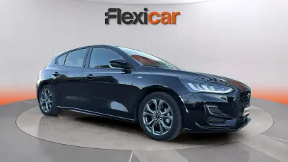 Usado Ford Focus ST-Line 125 CV (91 kW) 2023 Negro Berlina