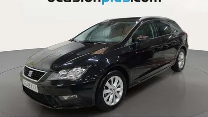 Usado Seat Leon Style 115 CV (84 kW) 2019 Negro Monovolumen