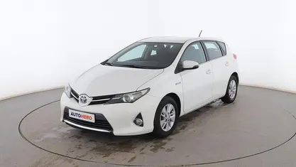 Usado Toyota Auris Hybrid Active 136 CV (100 kW) 2014 Blanco Utilitario