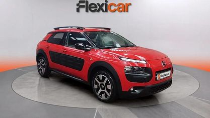 Usado Citroën C4 Feel 82 CV (60 kW) 2017 Rojo Berlina