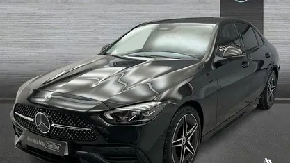 Usado 2025 Mercedes C200 AMG line Berlina | 45.900 € (Precio justo)