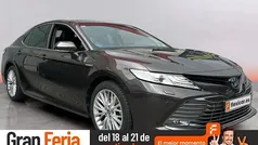 Marrón Usado 2021 Toyota Camry Luxury Berlina | 29.490 € (Buen precio)