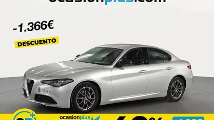 Usado Alfa Romeo Giulia 150 CV (110 kW) 2017 Gris Berlina