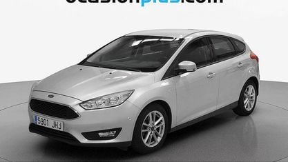 Usado Ford Focus Trend+ 125 CV (91 kW) 2015 Gris plata Utilitario