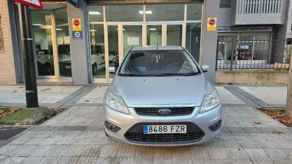 Käytetty Ford Focus Trend 109 HP (80 kW) 2008 Hopea Viistoperä