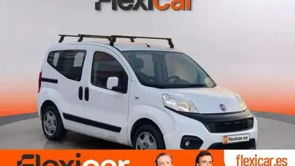 Usado Fiat Qubo Dynamic 80 CV (58 kW) 2017 Blanco Monovolumen