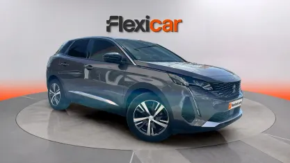 Usado Peugeot 3008 Allure 131 CV (96 kW) 2023 Gris SUV