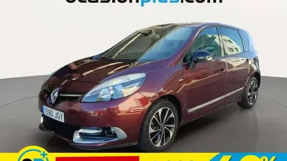 Usado Renault Scénic III Bose Edition 110 CV (80 kW) 2015 Rojo Monovolumen