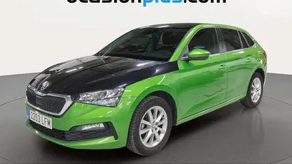 Usado Skoda Scala Ambition 95 CV (69 kW) 2020 Verde Utilitario