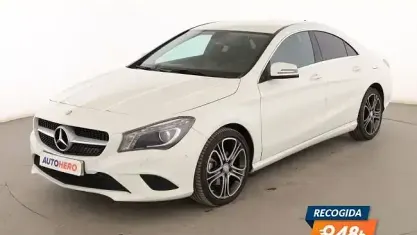 Usado Mercedes CLA200 Urban 136 CV (100 kW) 2014 Blanco Coupe