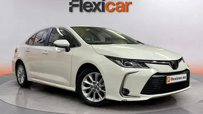 Usado Toyota Corolla Sol 110 CV (80 kW) 2023 Blanco Berlina