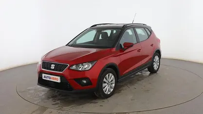 Usado Seat Arona Style 110 CV (80 kW) 2021 Rojo SUV