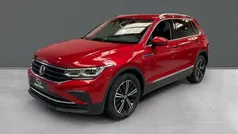 Rojo Usado 2021 VW Tiguan Life SUV | 26.900 € (Precio justo)