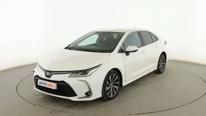 Usado Toyota Corolla Style 122 CV (89 kW) 2022 Blanco Berlina