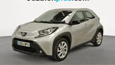 Gris Usado 2024 Toyota Aygo Play Utilitario | 13.819 € (Precio justo)