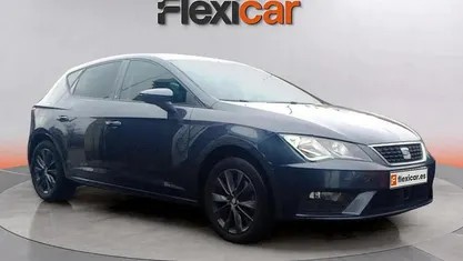 Usado Seat Leon Style 115 CV (84 kW) 2020 Gris Berlina