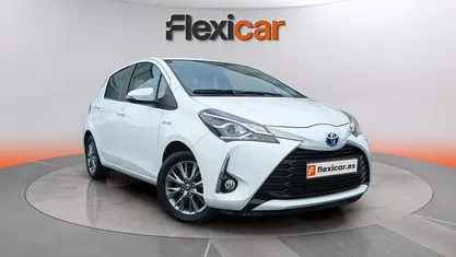 Usado Toyota Yaris Hybrid Active 100 CV (73 kW) 2020 Utilitario