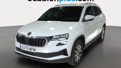 Usado Skoda Karoq Selection 116 CV (85 kW) 2024 Blanco SUV