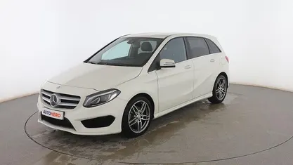 Usado Mercedes B220 AMG line 177 CV (130 kW) 2015 Blanco Monovolumen