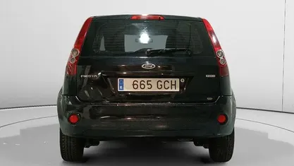 Usado Ford Fiesta Futura 90 CV (66 kW) 2008 Negro Utilitario