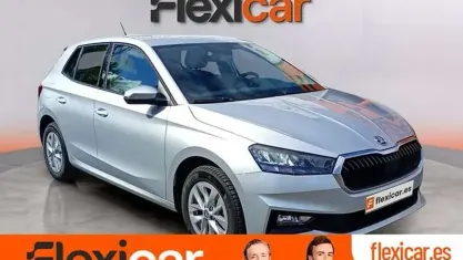 Usado Skoda Fabia Ambition 80 CV (58 kW) 2023 Gris Utilitario