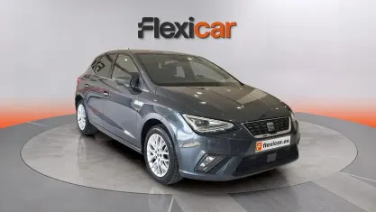 Usado Seat Ibiza 116 CV (85 kW) 2024 Gris Utilitario
