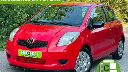 Usado Toyota Yaris Luna 87 CV (63 kW) 2007 Rojo Utilitario