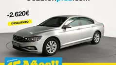 Gris / plata Usado 2021 VW Passat Business Berlina | 21.690 € (Precio justo)