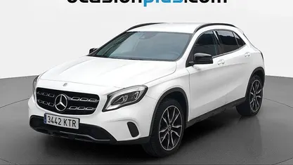 Usado Mercedes GLA180 122 CV (89 kW) 2019 Blanco SUV