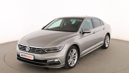 Usado VW Passat Sport 150 CV (110 kW) 2016 Gris Berlina