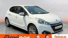 Blanco Usado 2017 Peugeot 208 Allure Utilitario | 10.390 € (Precio justo)