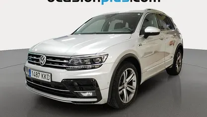 Usado VW Tiguan Sportline 150 CV (110 kW) 2018 Gris plata SUV