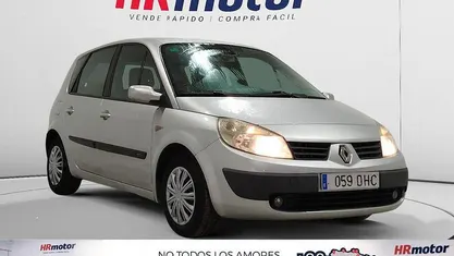 Usado Renault Scénic II Expression 101 CV (74 kW) 2005 Monovolumen