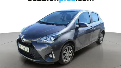 Usado Toyota Yaris Active 111 CV (81 kW) 2019 Gris Utilitario
