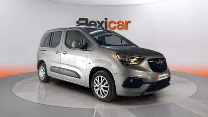 Usado Opel Combo Innovation 130 CV (95 kW) 2019 Gris Monovolumen