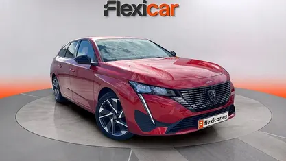 Usado Peugeot 308 SW Allure 131 CV (96 kW) 2024 Rojo Familiar