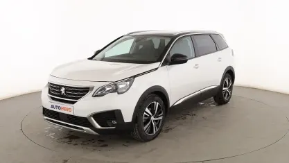 Usado Peugeot 5008 Allure 130 CV (95 kW) 2020 Blanco SUV