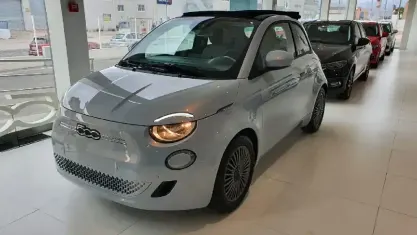 Usado Fiat 500e Icon 86 kW (118 CV) 2020 Celestial blue Descapotable