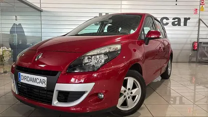 Usado Renault Scénic III Dynamique 110 CV (80 kW) 2011 Rojo Monovolumen