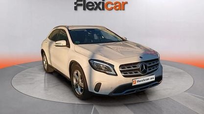 Käytetty Mercedes GLA220 170 HP (125 kW) 2018 Valkoinen Katumaasturi