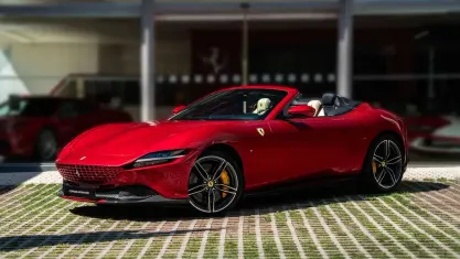 Käytetty Ferrari Roma 620 HP (456 kW) 2025 Punainen Avoauto